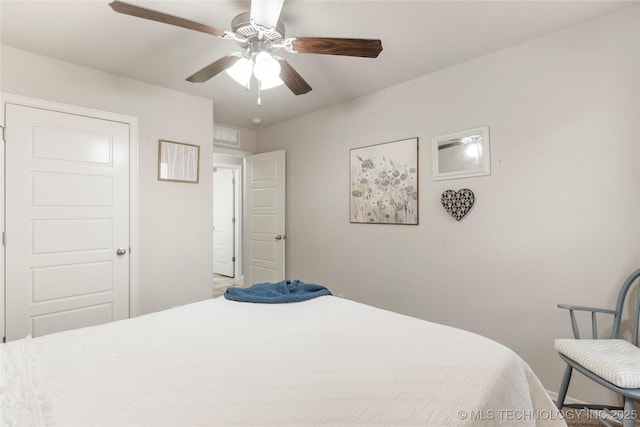 bedroom with ceiling fan