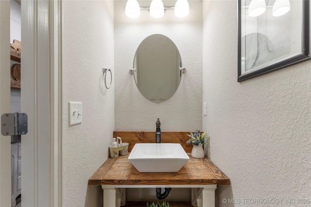 bathroom with sink