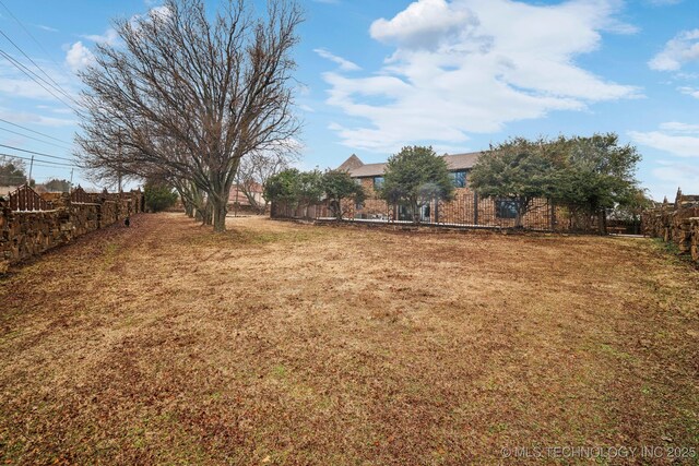 6642 E 60th Pl, Tulsa, OK 74145 - view of yard