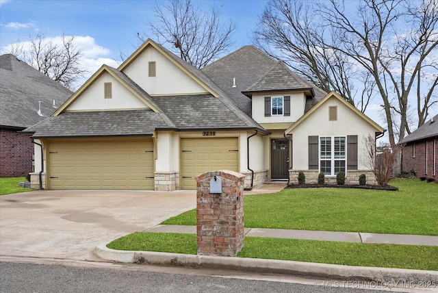 view of front of home featuring a front lawn