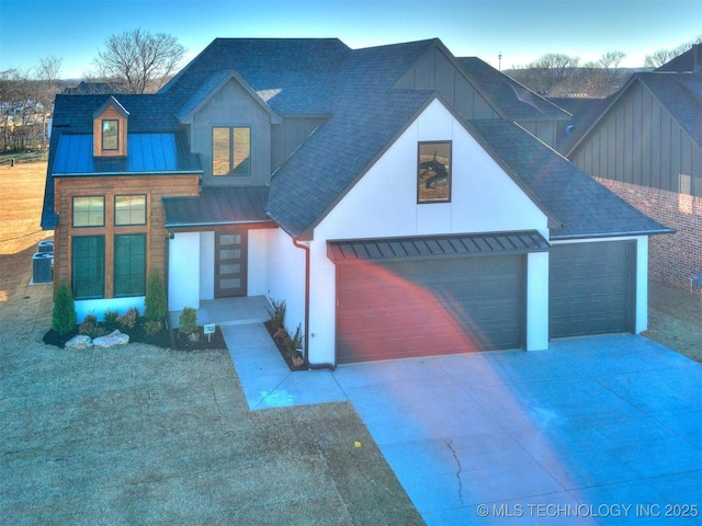 view of front of home featuring a garage