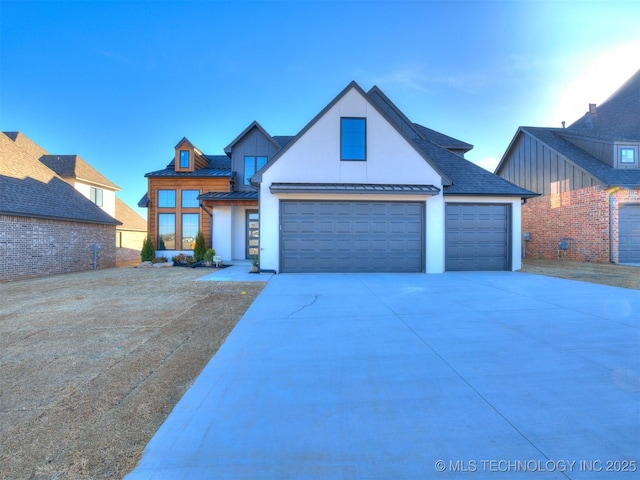 view of front facade with a garage