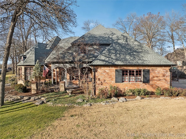 view of front of house with a front yard