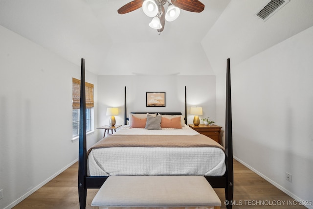 bedroom featuring dark wood-type flooring and ceiling fan