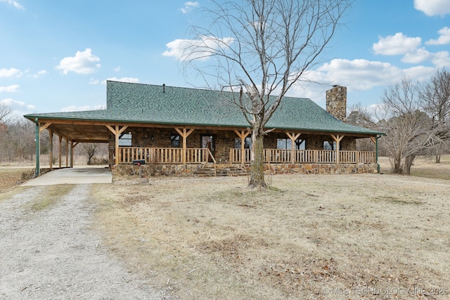 country-style home with a porch