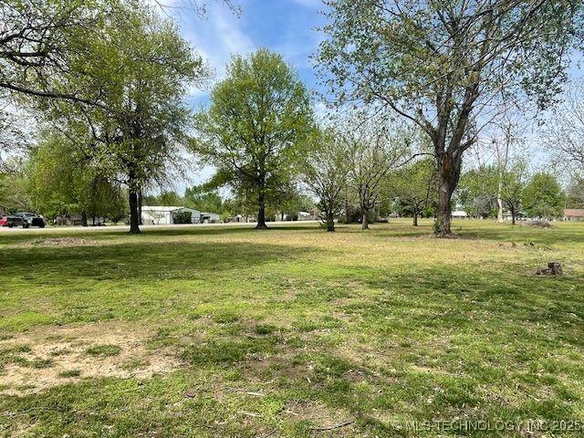 17121 E 120th St, Collinsville, OK 74021 - view of green lawn