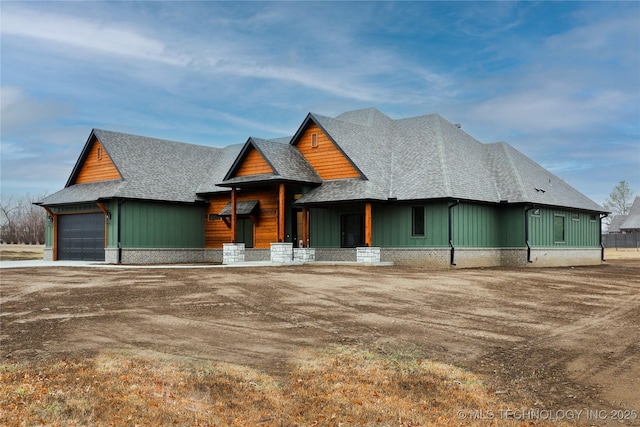 view of front of home featuring a garage