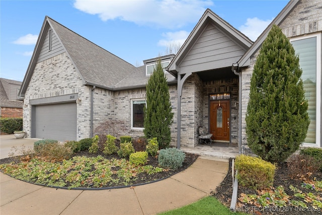 view of front of house featuring a garage