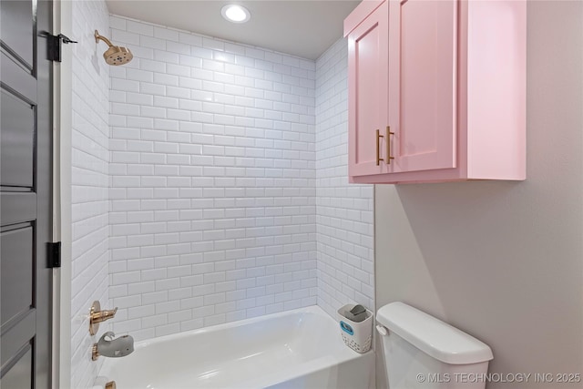 3748 E 116th St S, Tulsa, OK 74137 - bathroom featuring toilet, shower / washtub combination, and recessed lighting