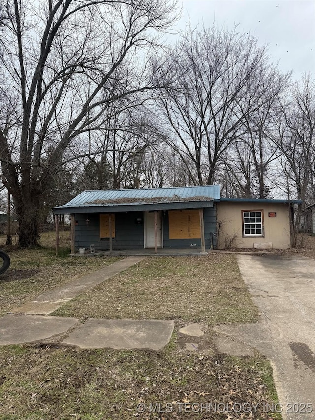 view of front facade