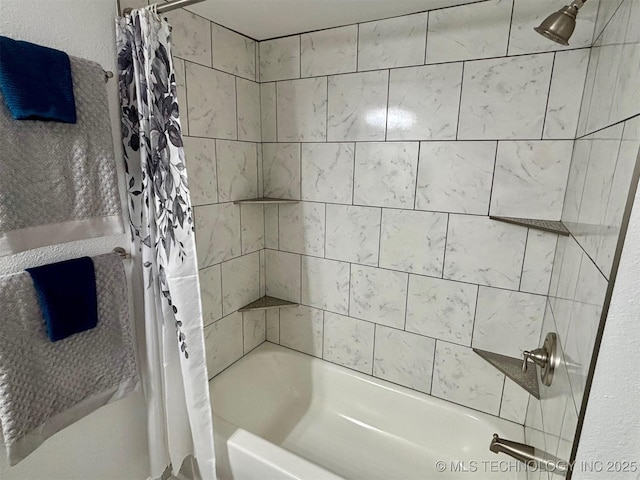 bathroom with shower / tub combo