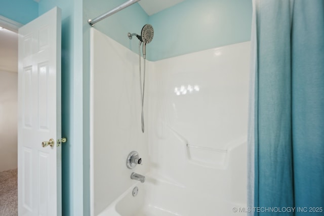 bathroom featuring shower / tub combination