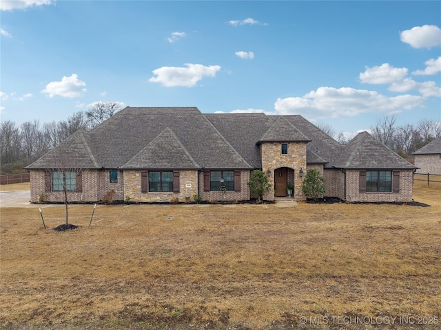 view of front of house with a front lawn