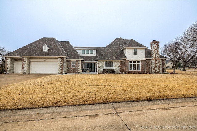 view of front of house featuring a garage