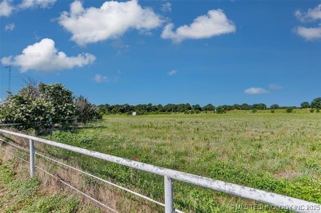 view of yard featuring a rural view