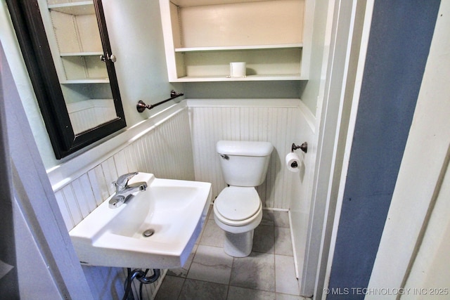 bathroom with sink and toilet