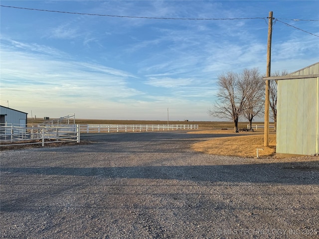 view of yard featuring a rural view