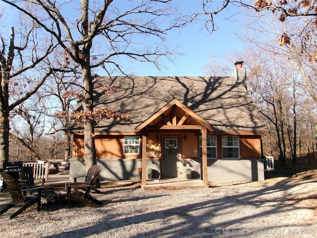 view of front of property featuring a patio area