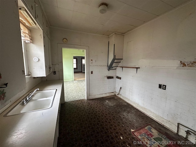 kitchen featuring sink