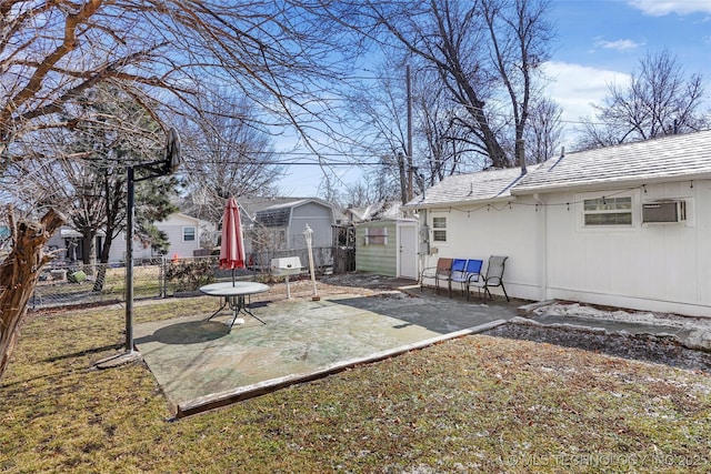 view of yard featuring a patio area