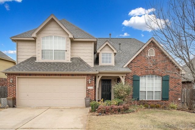 view of front property featuring a garage