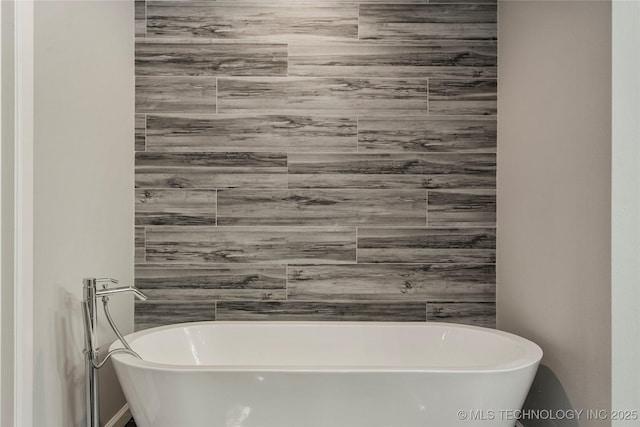 bathroom with a bathtub