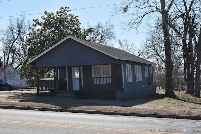 view of front of property featuring a porch