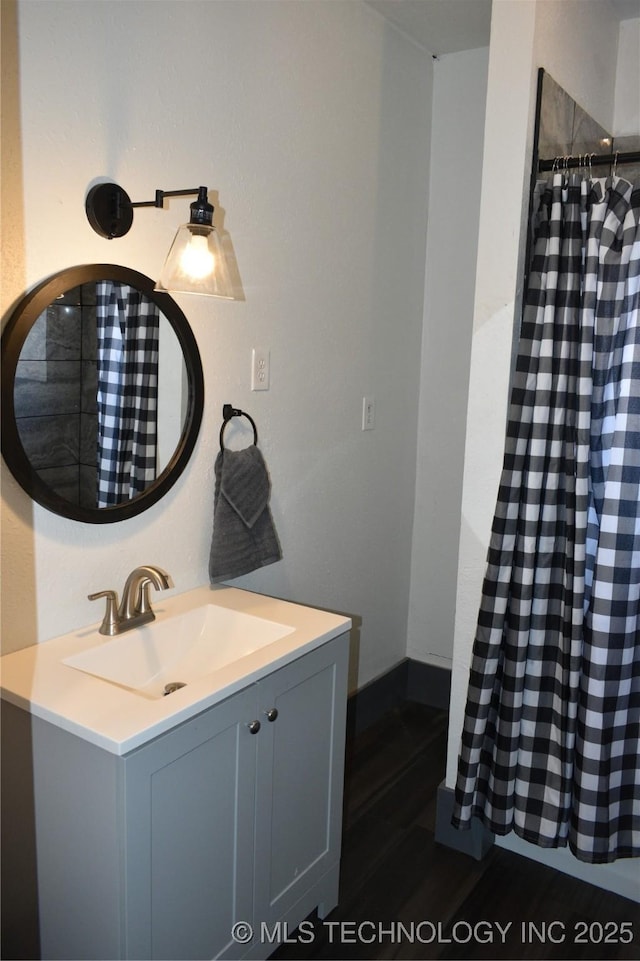 bathroom with vanity