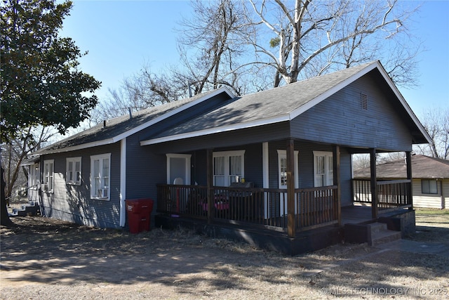 view of front of property featuring a porch