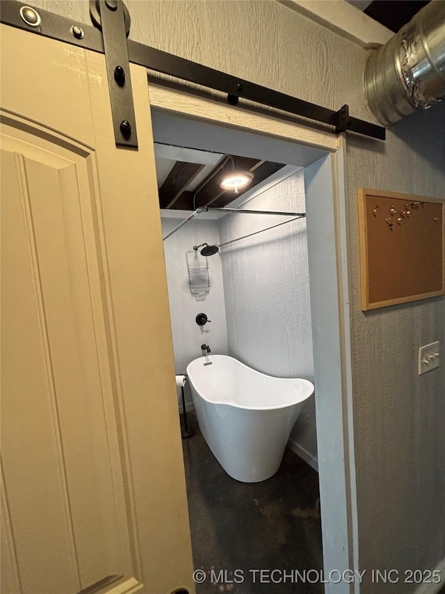 bathroom featuring a bathing tub