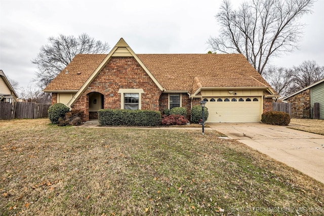 view of front facade with a front yard