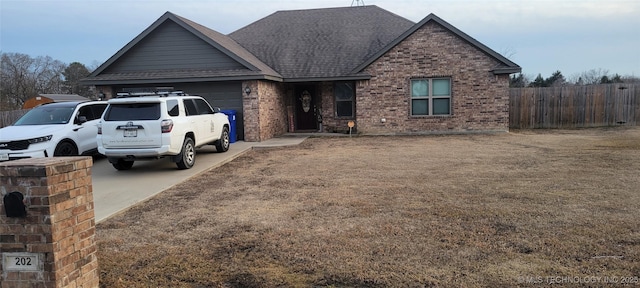 view of front facade featuring a garage