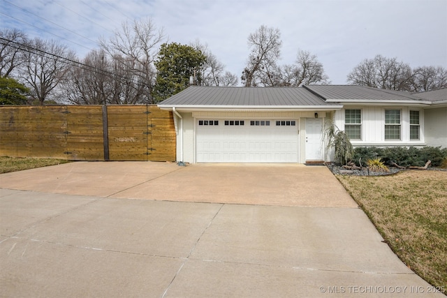 view of front facade featuring a garage