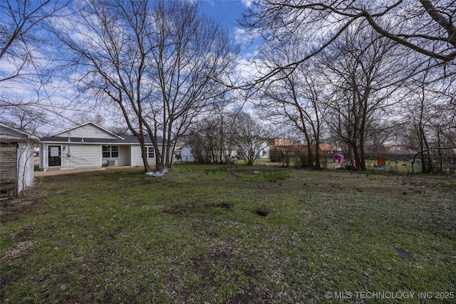 719 W Evergreen, Durant, OK 74701 - view of yard