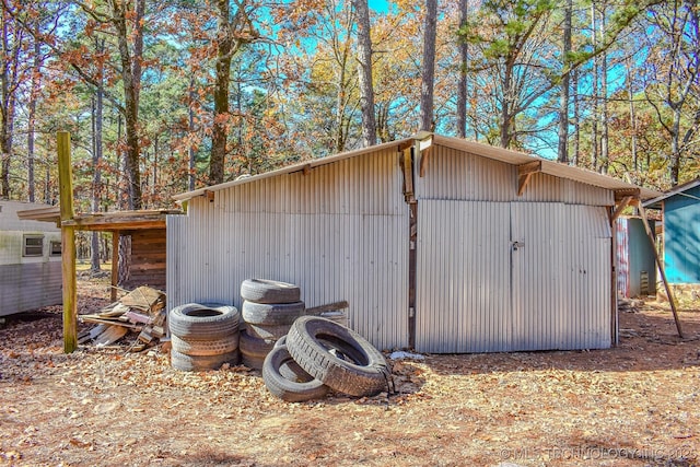 view of outbuilding