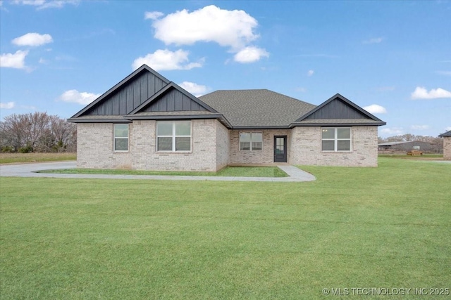 view of front of house with a front yard