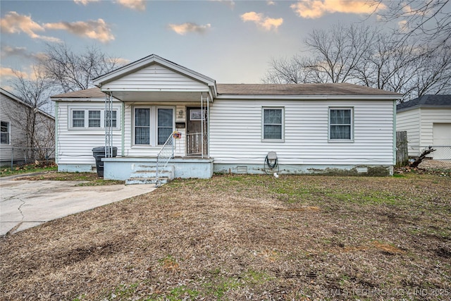 view of front of property featuring crawl space