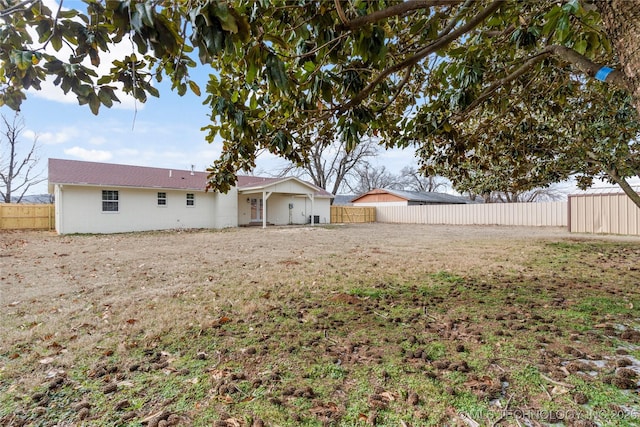 view of yard featuring a fenced backyard