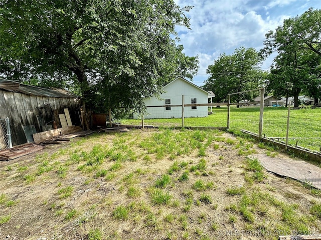 729 W 13th, Ada, OK 74820 - view of yard