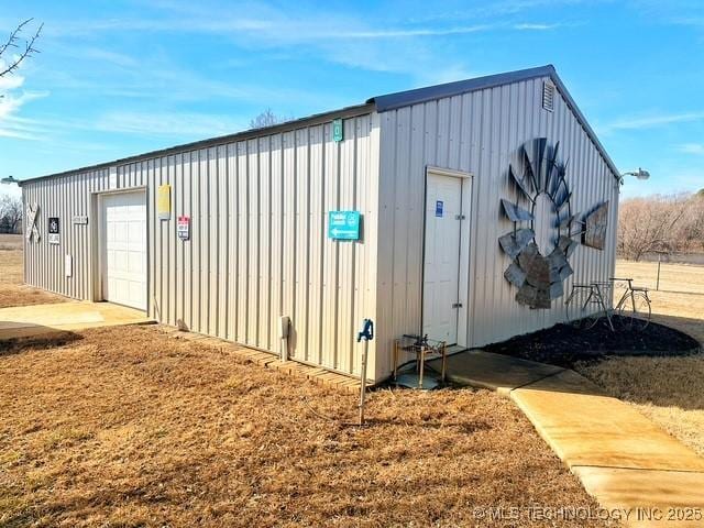 view of outbuilding