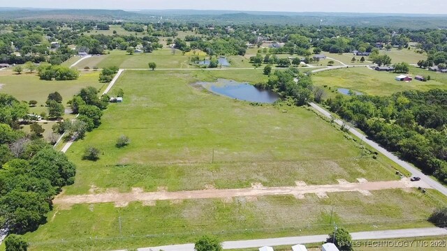 439 Maiden Ln, Henryetta, OK 74437 - photo 3
