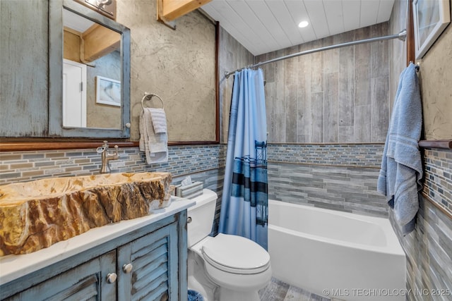 29898 S 566th Rd Unit 411, Afton, OK 74331 - full bathroom with toilet, vanity, shower / bath combo, backsplash, and wood finished floors