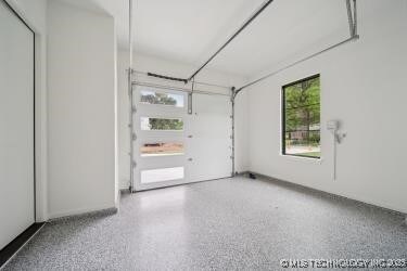 1641 E 32nd St, Tulsa, OK 74105 - view of garage