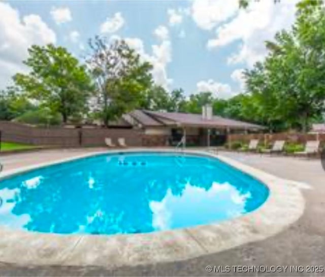 6371 S 80th E Ave Unit 6H, Tulsa, OK 74133 - view of pool