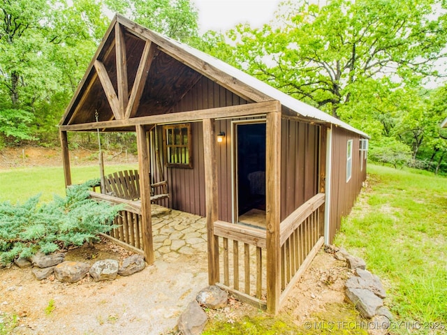 view of outdoor structure featuring an outdoor structure