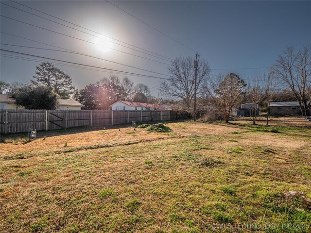 view of yard featuring fence