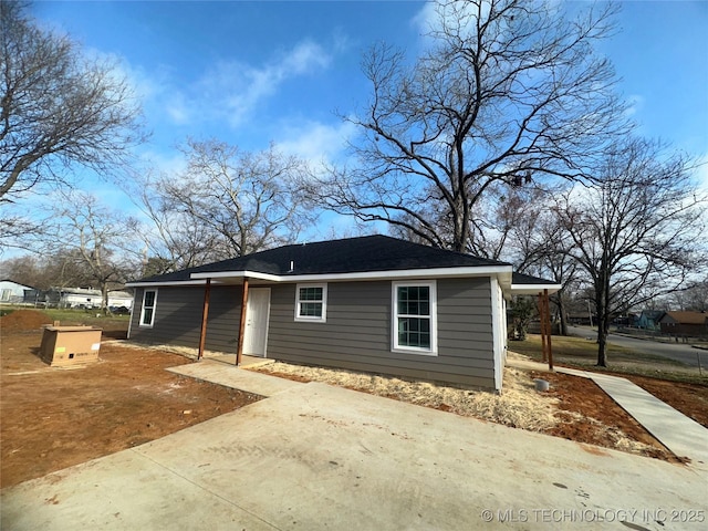 view of front of property