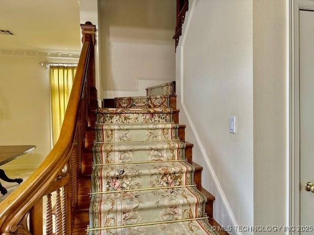 624 Sunset Dr SW, Ardmore, OK 73401 - staircase featuring visible vents
