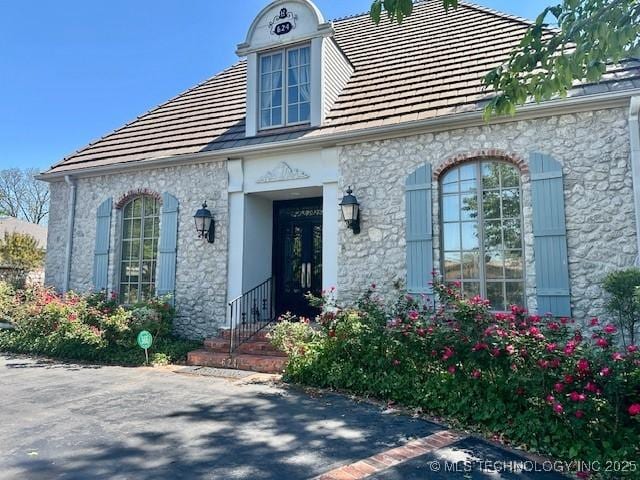 624 Sunset Dr SW, Ardmore, OK 73401 - entrance to property featuring stone siding