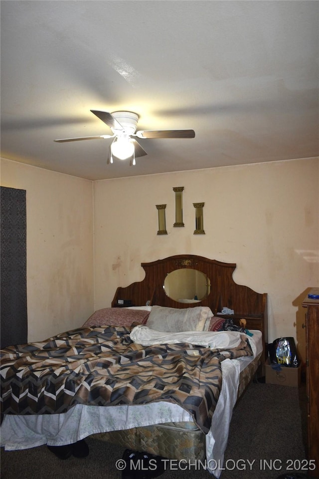 bedroom featuring ceiling fan